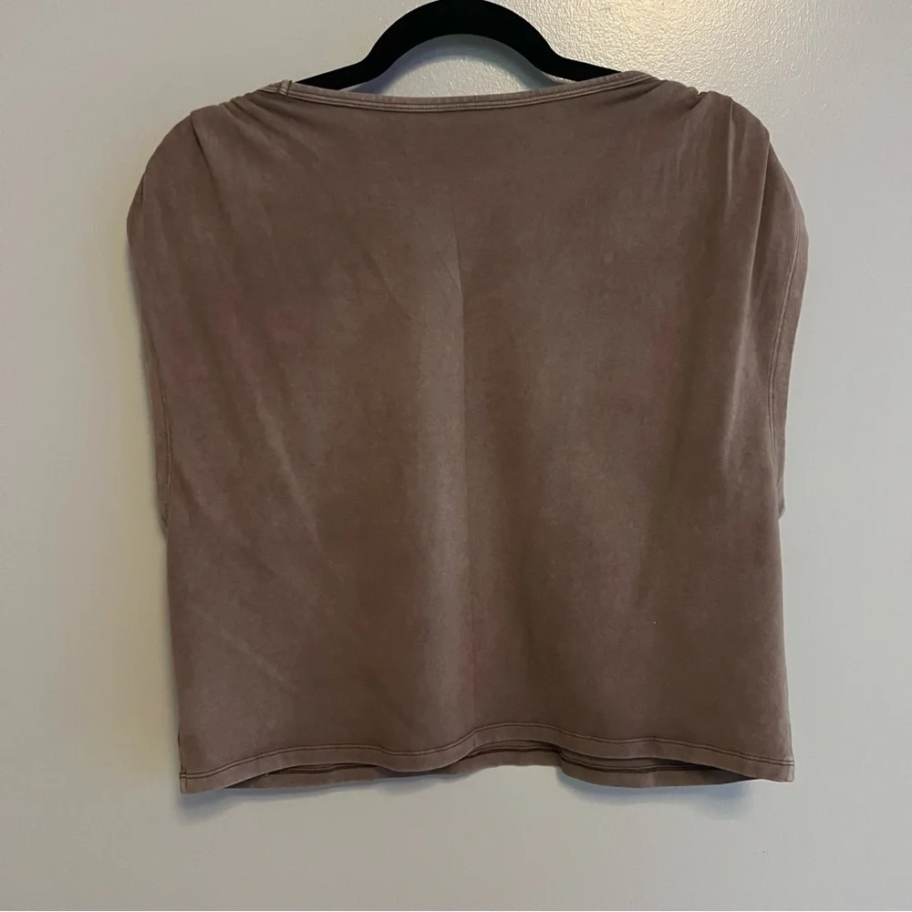 AE Cropped Tank - Picture 3 of 4
